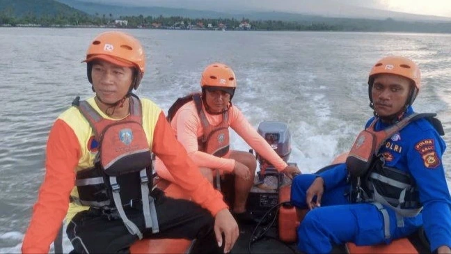 Tim SAR gabungan mencari WNA Rusia hilang di Perairan Amed, Karangasem