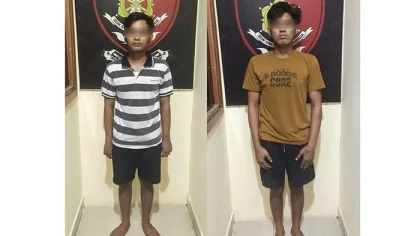 Dua buruh proyek asal Lumajang, Jawa Timur, yang ditetapkan sebagai tersangka pencurian handphone milik karyawan restoran di kawasan Balangan, Kuta Selatan, Badung. (Foto: Istimewa)